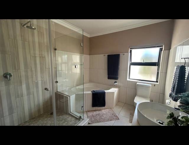 4 BEDROOM HOUSE FOR SALE IN PINNACLE POINT GOLF ESTATE